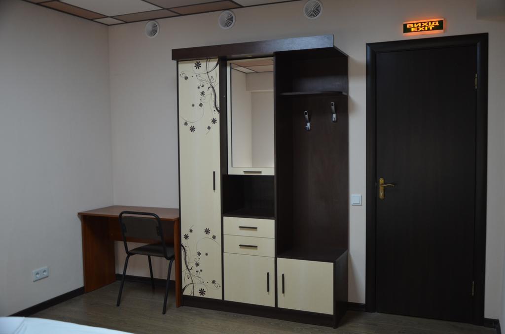 Hostel Vshokoladi Kiev Kamer foto